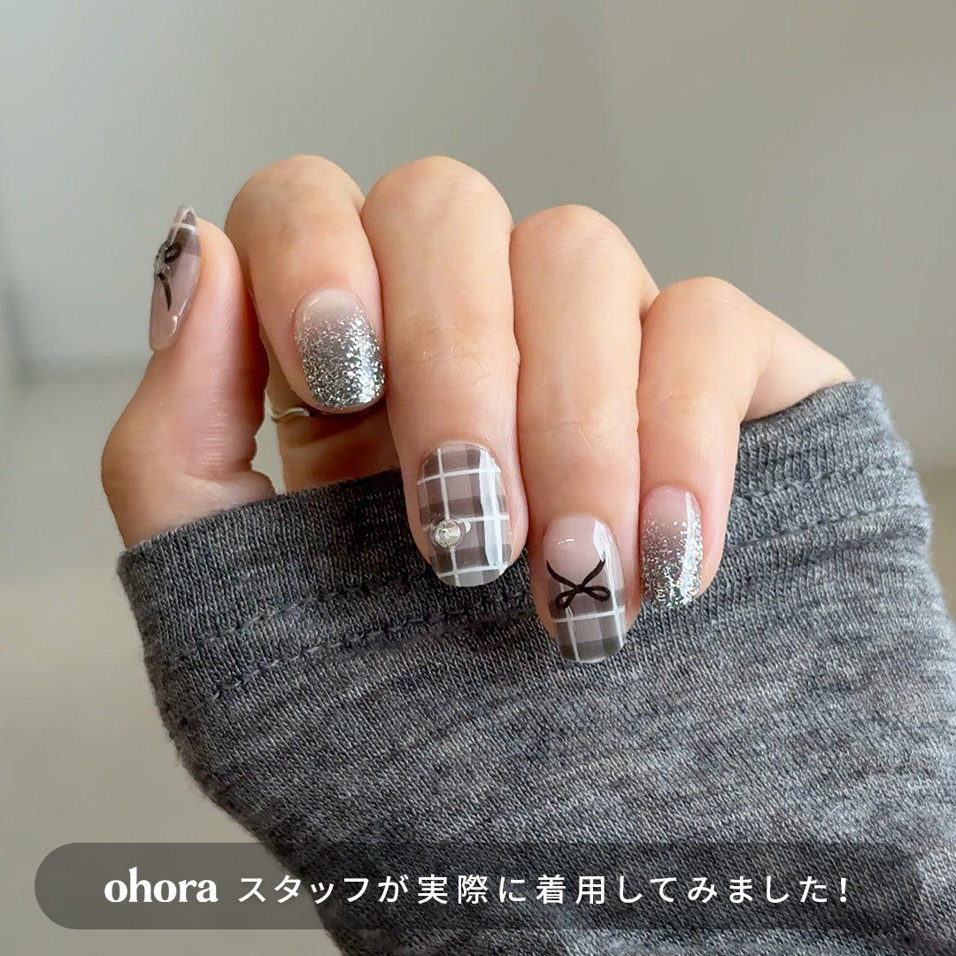 【ご希望の1200際円に変更】ネイル3点／シルバーラメ・レブロンクリームネール ご希望の1200際円に変更】ネイル3点／シルバーラメ・レブロン