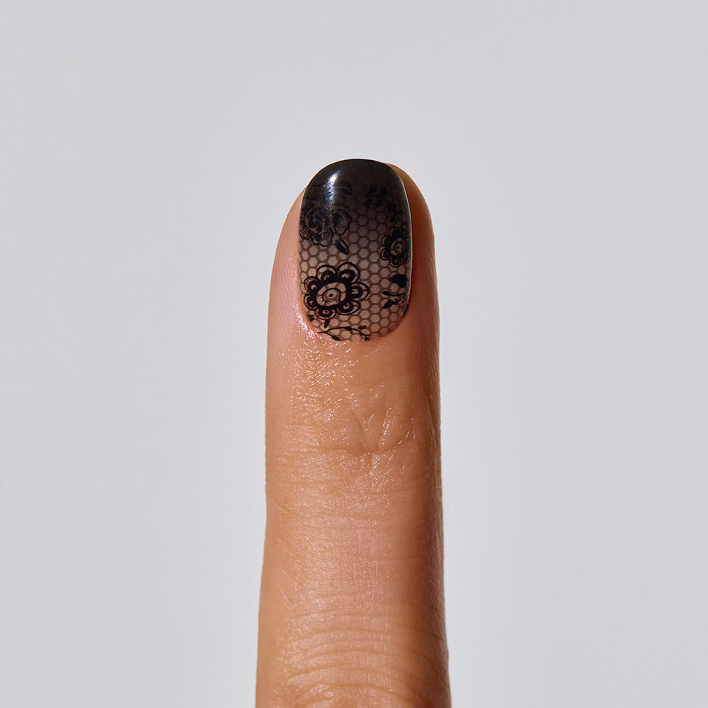 N Noir Lace
