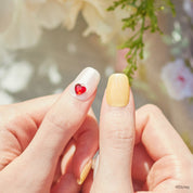 N Snow White's Apple