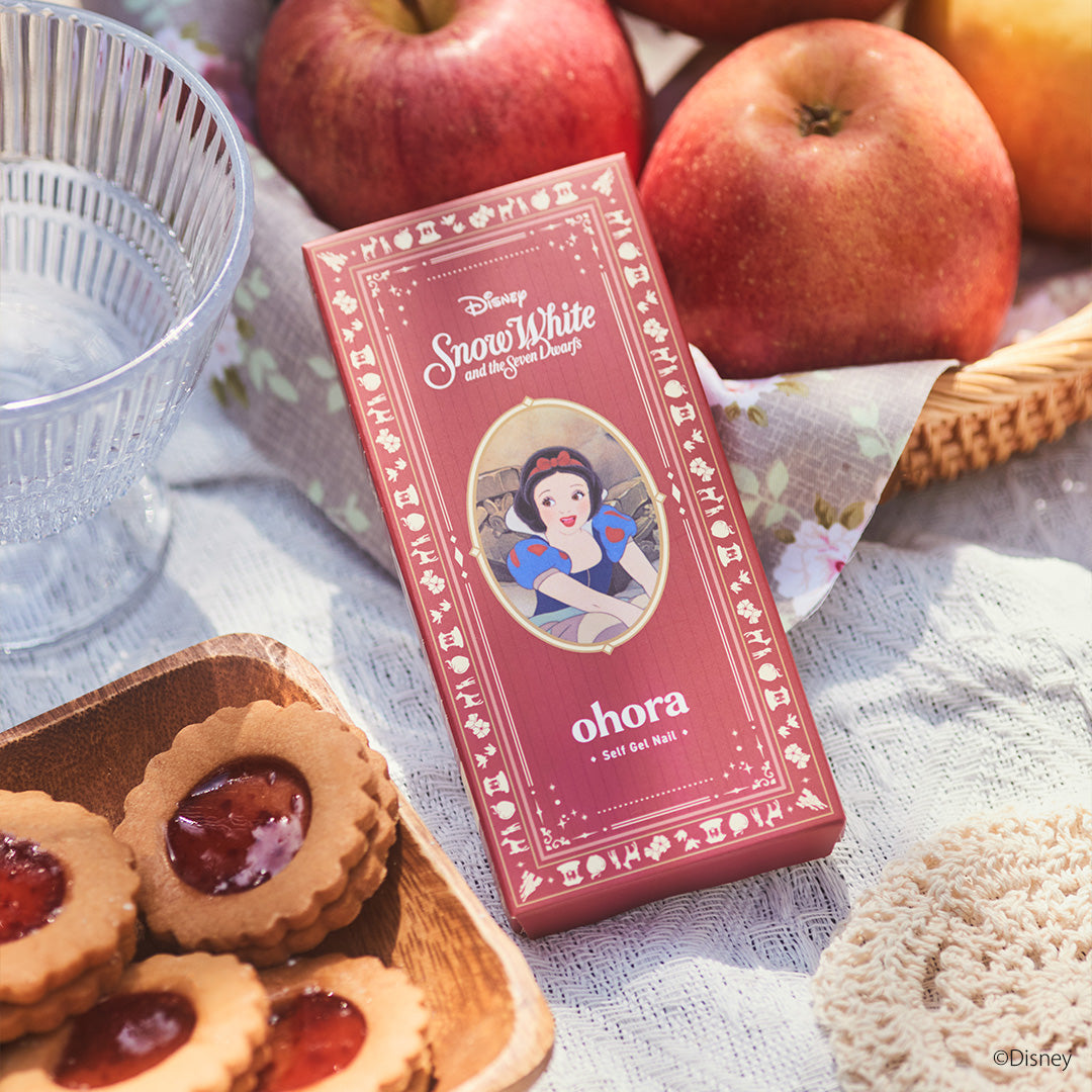 N Snow White's Apple
