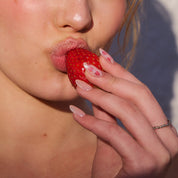 [ネイルチップ] Glazed Strawberry (ミディアム)