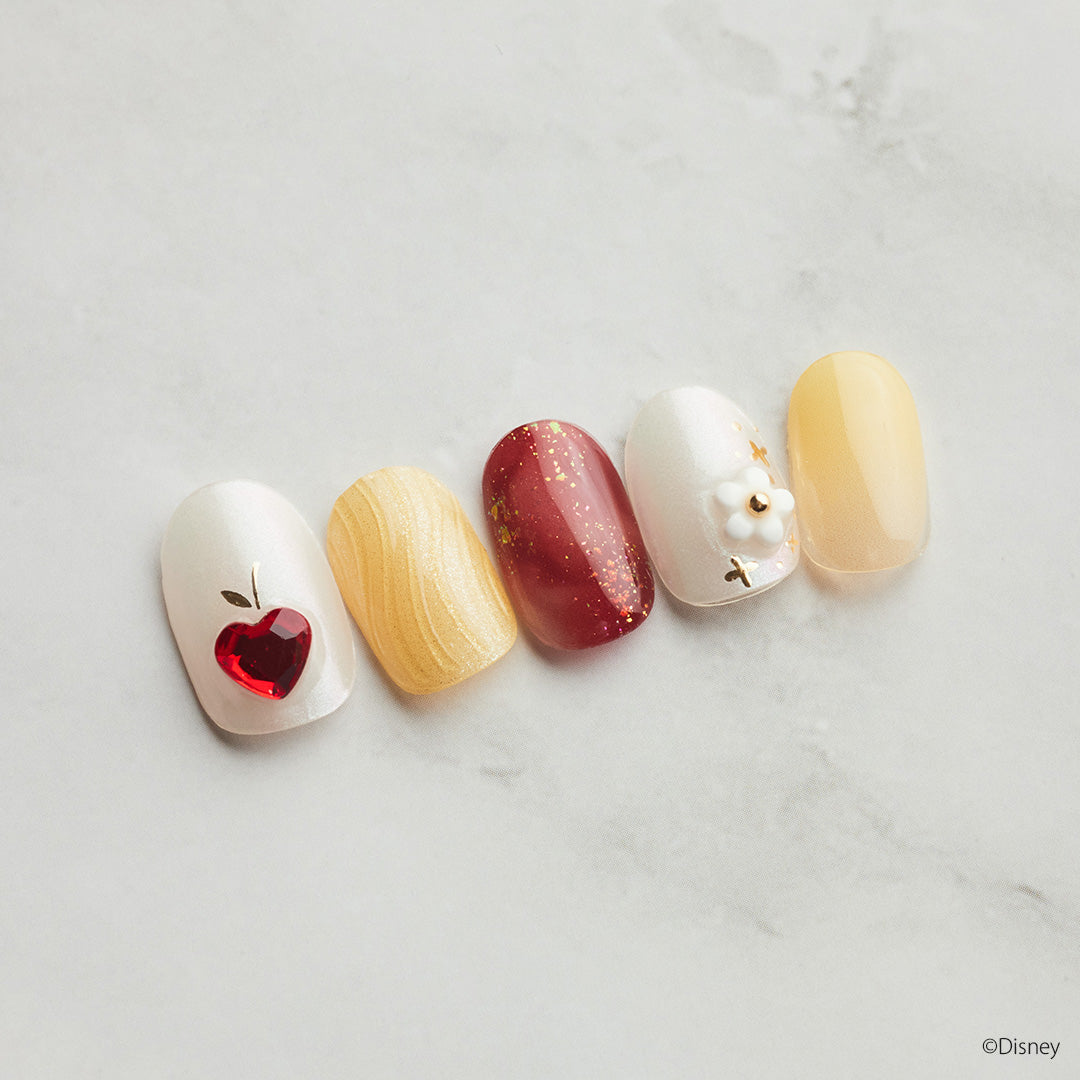 N Snow White's Apple
