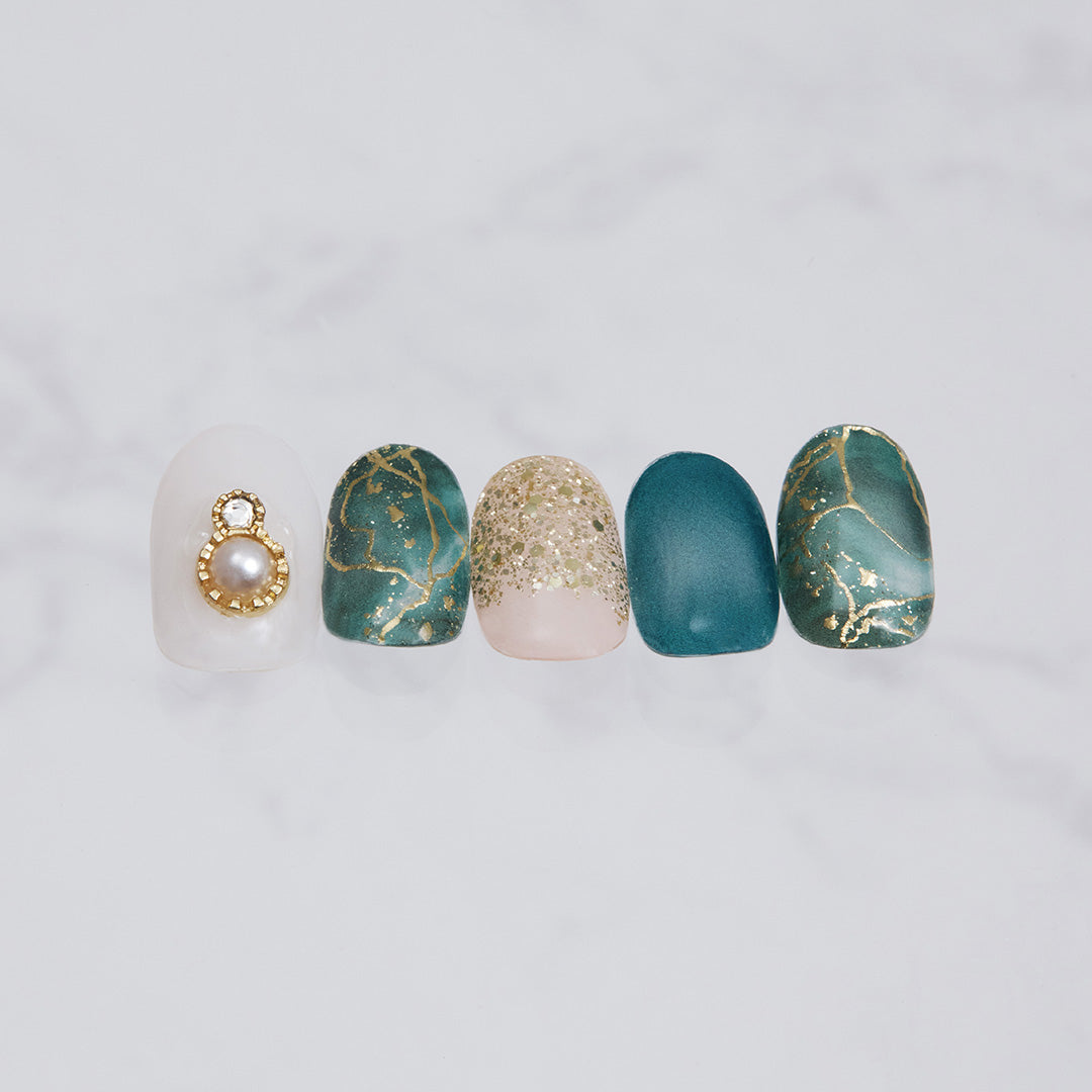 N Evergreen Charm
